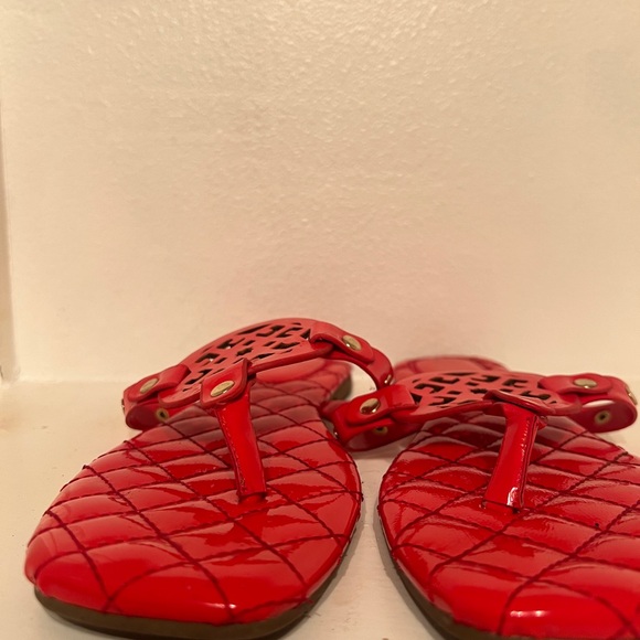 Ladies flats. Pretty red and in great condition. - Picture 2 of 3